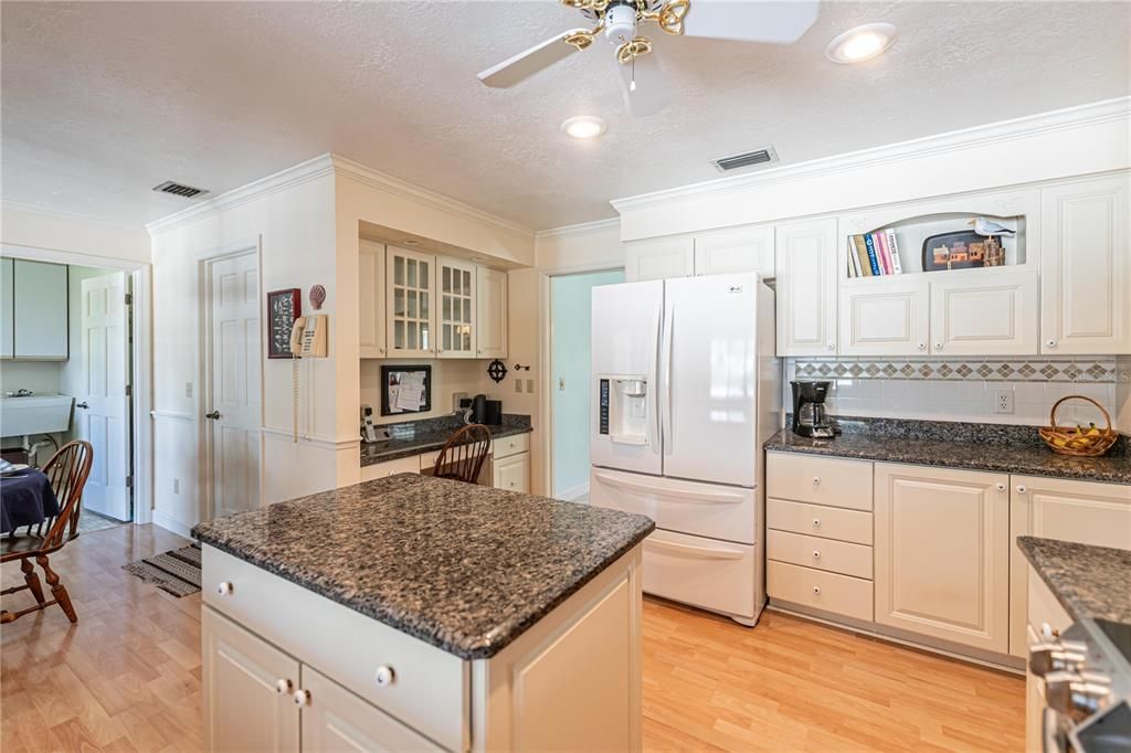 For Sale: $815,000 (4 beds, 2 baths, 2713 Square Feet)