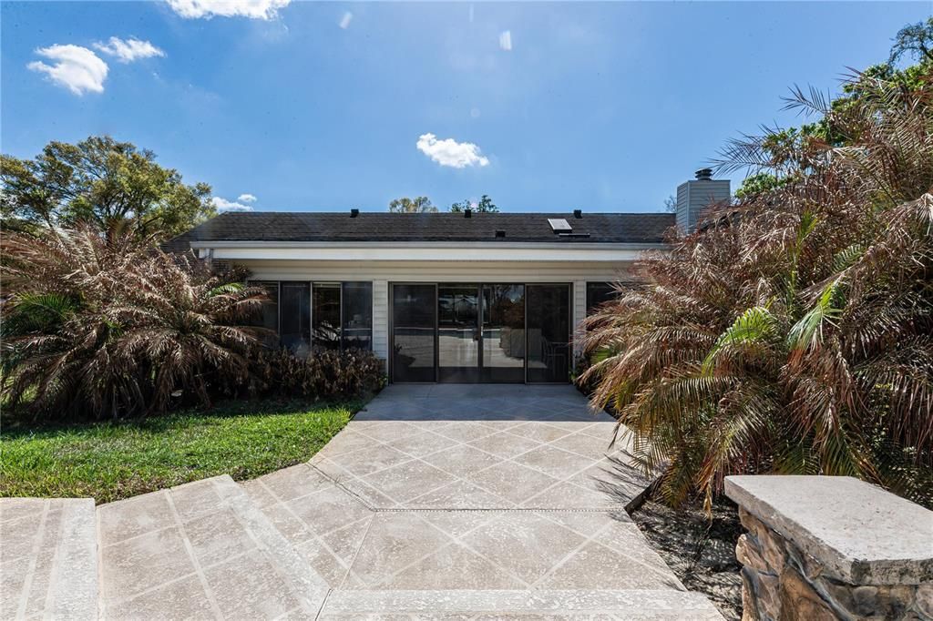 For Sale: $815,000 (4 beds, 2 baths, 2713 Square Feet)