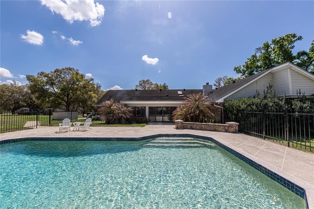 For Sale: $815,000 (4 beds, 2 baths, 2713 Square Feet)