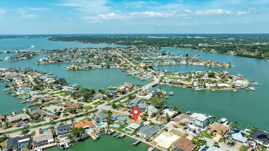 На продажу: $1,275,000 (4 спален, 3 ванн, 2355 Квадратных фут)