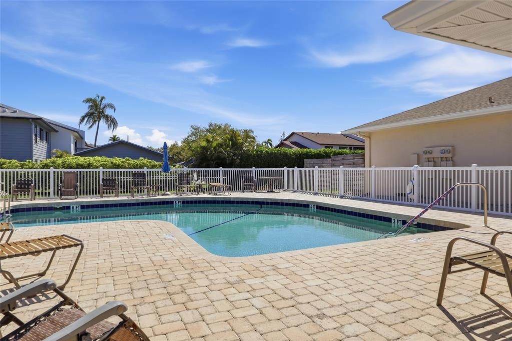 Под контрактом: $270,000 (2 спален, 2 ванн, 1386 Квадратных фут)