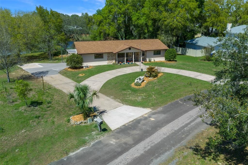 Active With Contract: $309,000 (3 beds, 3 baths, 1710 Square Feet)