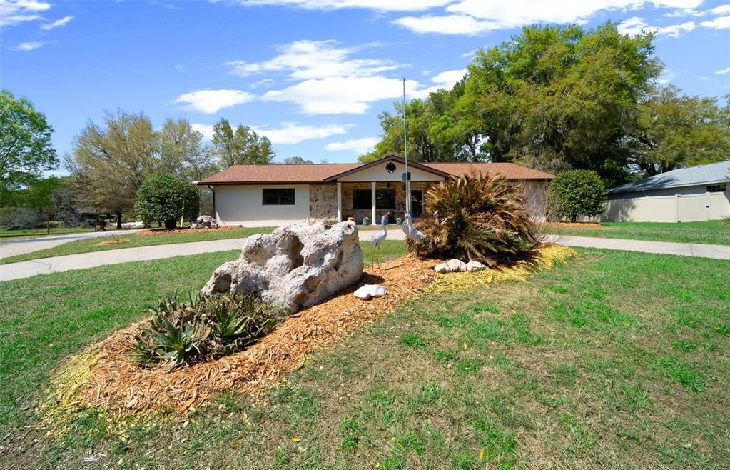 Active With Contract: $309,000 (3 beds, 3 baths, 1710 Square Feet)
