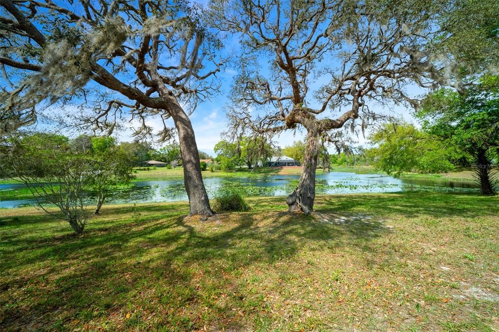 Active With Contract: $309,000 (3 beds, 3 baths, 1710 Square Feet)
