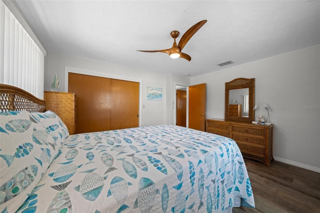 Active With Contract: $309,000 (3 beds, 3 baths, 1710 Square Feet)