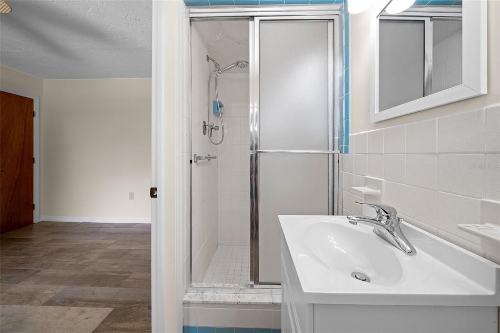Active With Contract: $309,000 (3 beds, 3 baths, 1710 Square Feet)