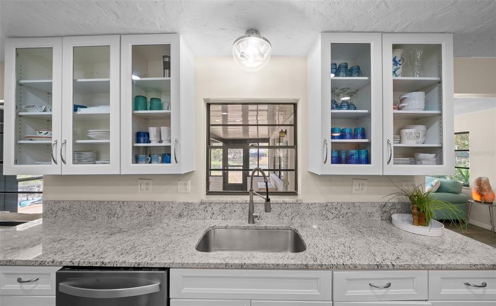 Active With Contract: $309,000 (3 beds, 3 baths, 1710 Square Feet)