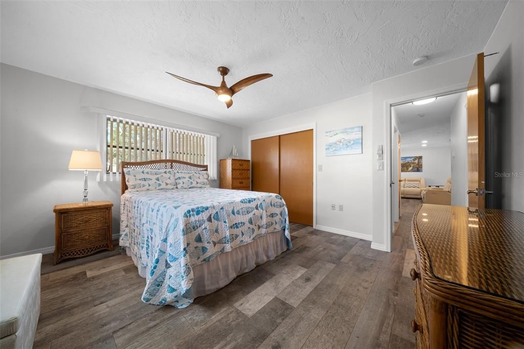 Active With Contract: $309,000 (3 beds, 3 baths, 1710 Square Feet)