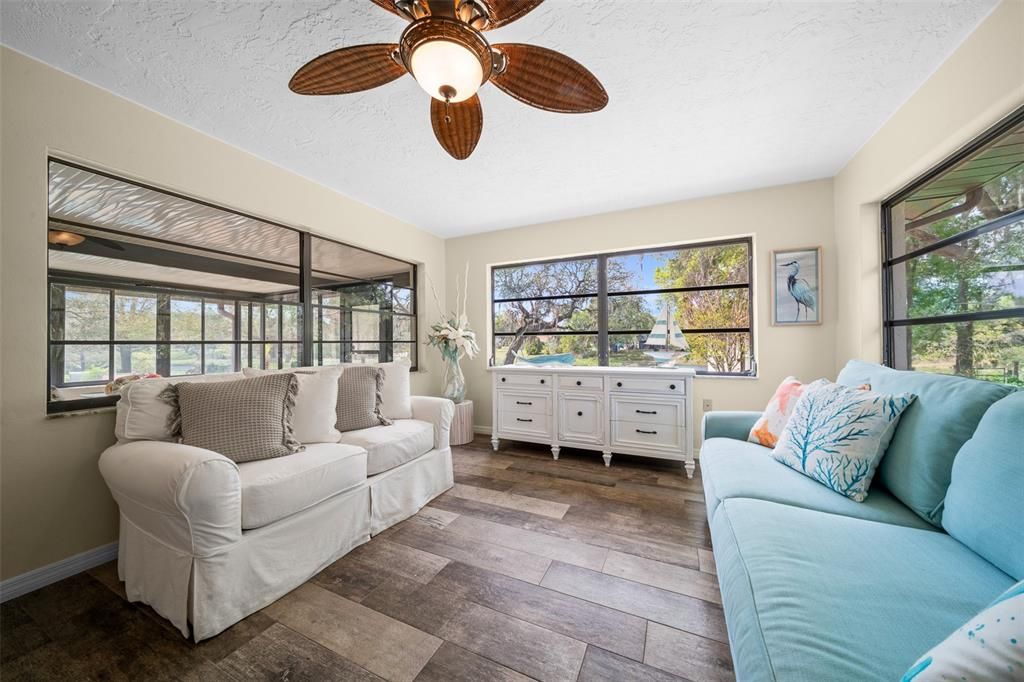 Active With Contract: $309,000 (3 beds, 3 baths, 1710 Square Feet)
