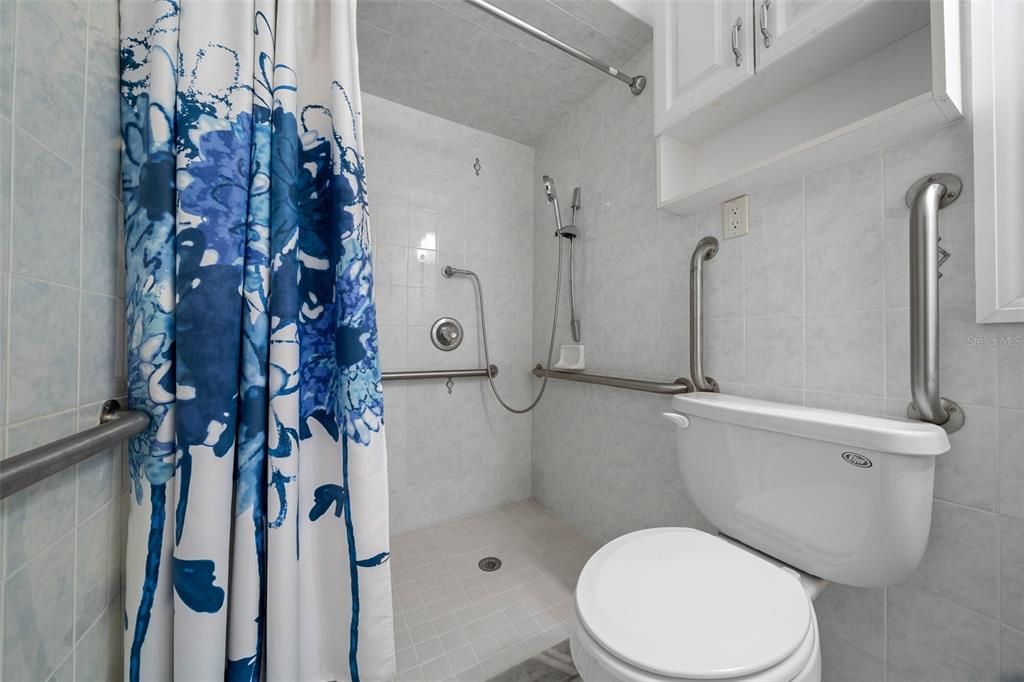 Active With Contract: $309,000 (3 beds, 3 baths, 1710 Square Feet)