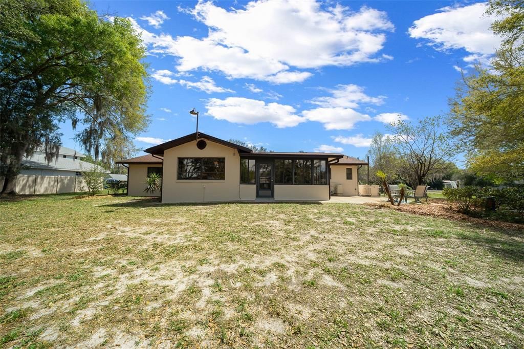 Active With Contract: $309,000 (3 beds, 3 baths, 1710 Square Feet)