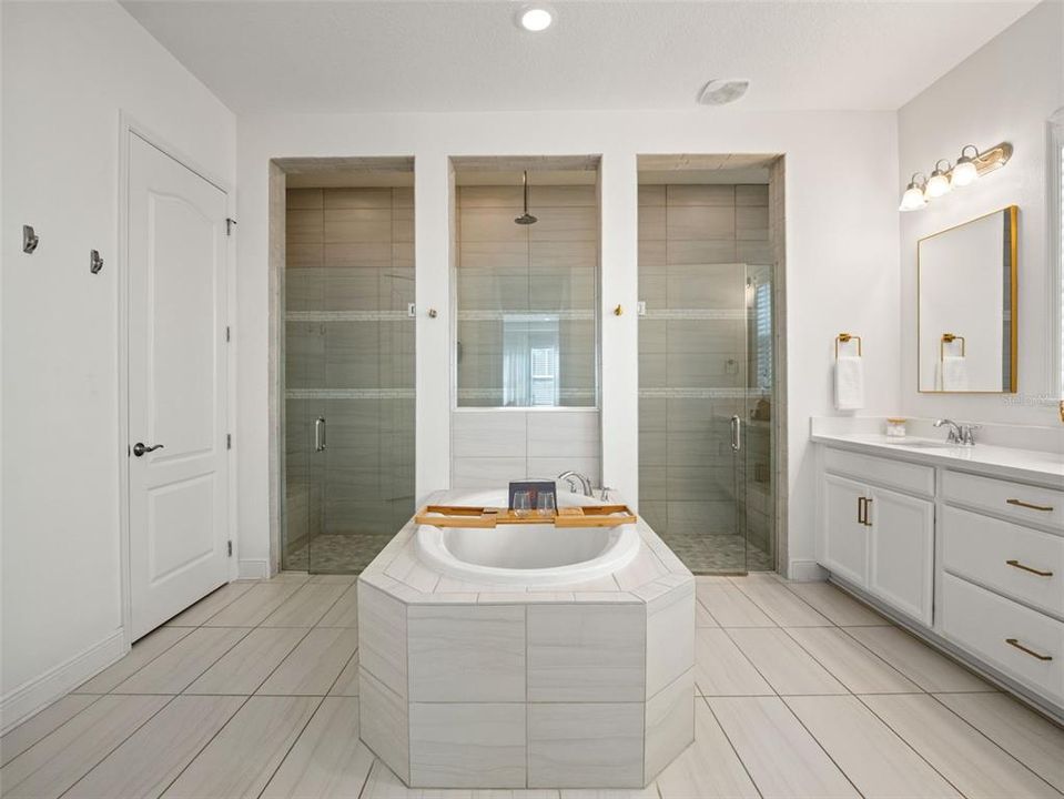 For Sale: $1,550,000 (5 beds, 4 baths, 4300 Square Feet)