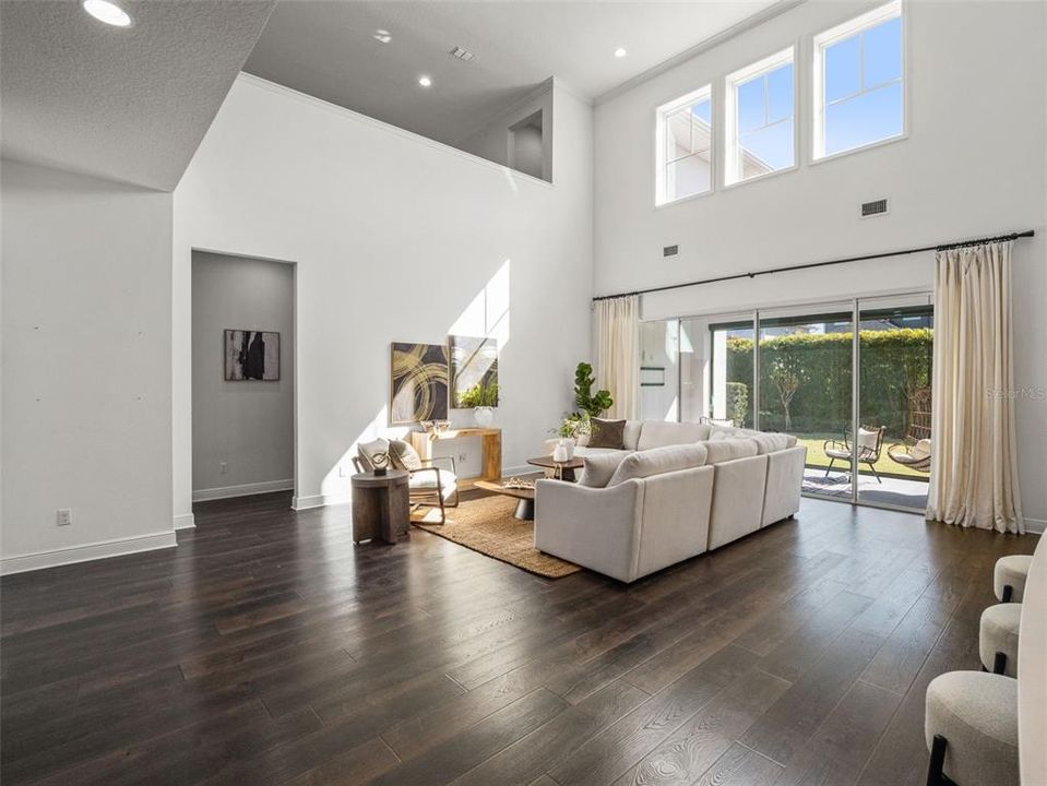 For Sale: $1,550,000 (5 beds, 4 baths, 4300 Square Feet)