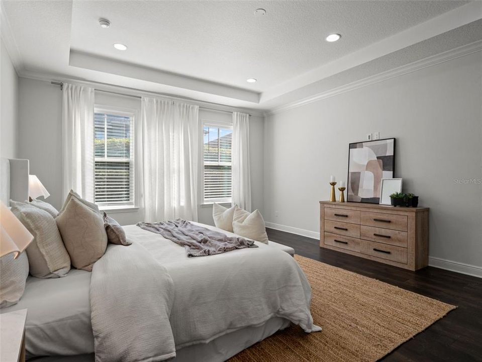 For Sale: $1,550,000 (5 beds, 4 baths, 4300 Square Feet)