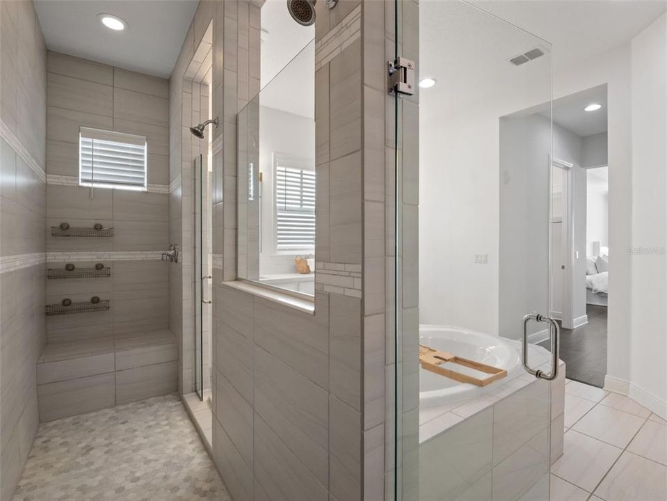 For Sale: $1,550,000 (5 beds, 4 baths, 4300 Square Feet)