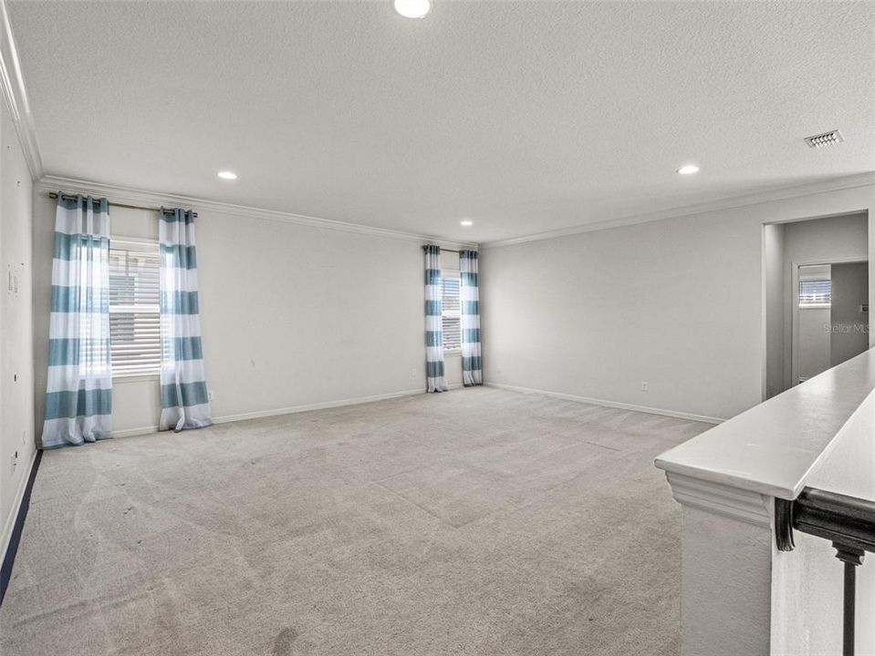 For Sale: $1,550,000 (5 beds, 4 baths, 4300 Square Feet)