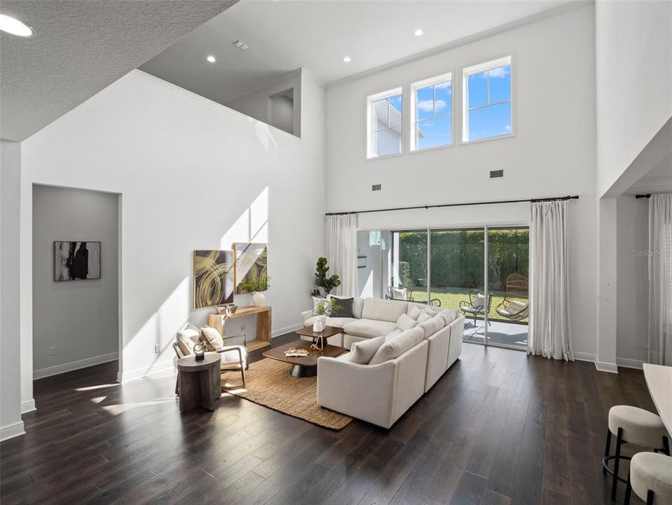For Sale: $1,550,000 (5 beds, 4 baths, 4300 Square Feet)