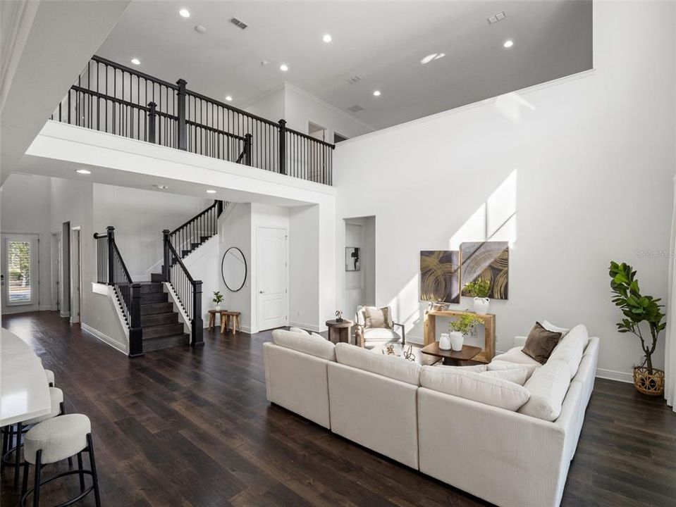 For Sale: $1,550,000 (5 beds, 4 baths, 4300 Square Feet)