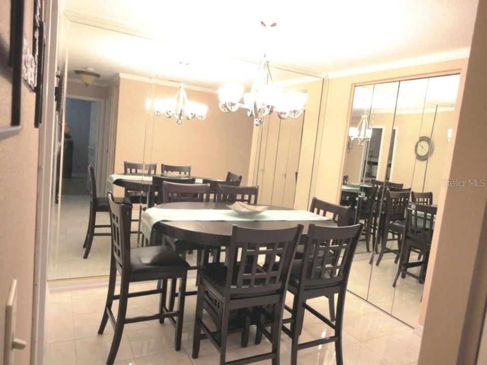 For Rent: $1,795 (2 beds, 1 baths, 930 Square Feet)