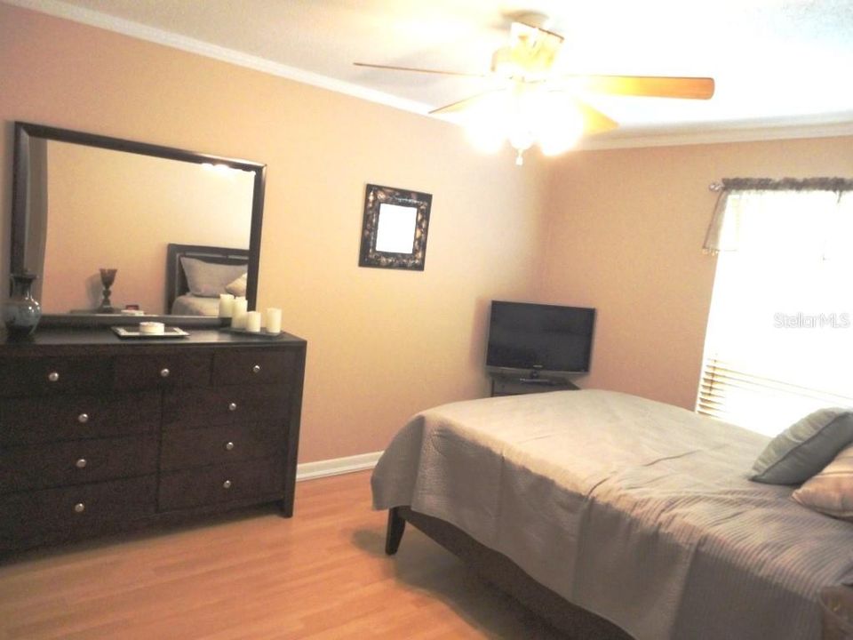 For Rent: $1,795 (2 beds, 1 baths, 930 Square Feet)