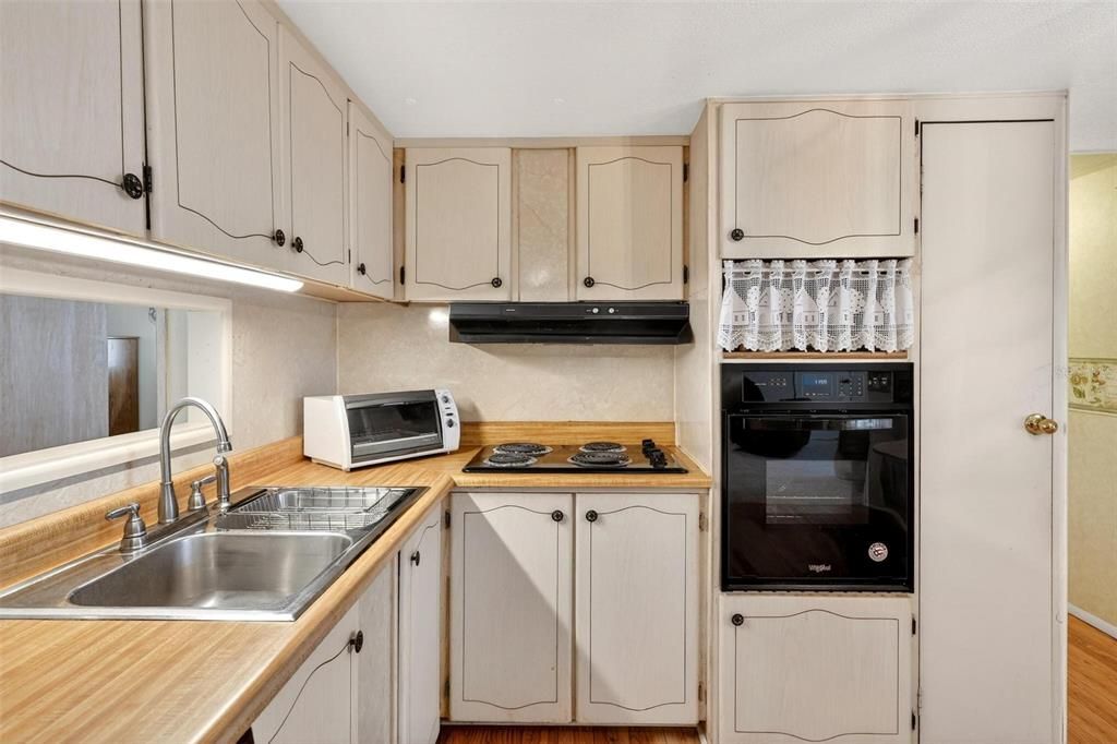 На продажу: $144,900 (3 спален, 2 ванн, 1182 Квадратных фут)