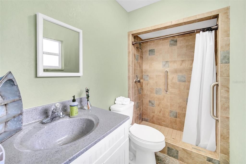 For Rent: $2,200 (3 beds, 2 baths, 1451 Square Feet)