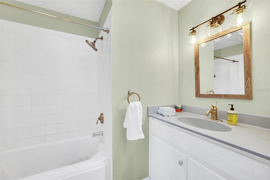 For Rent: $2,200 (3 beds, 2 baths, 1451 Square Feet)