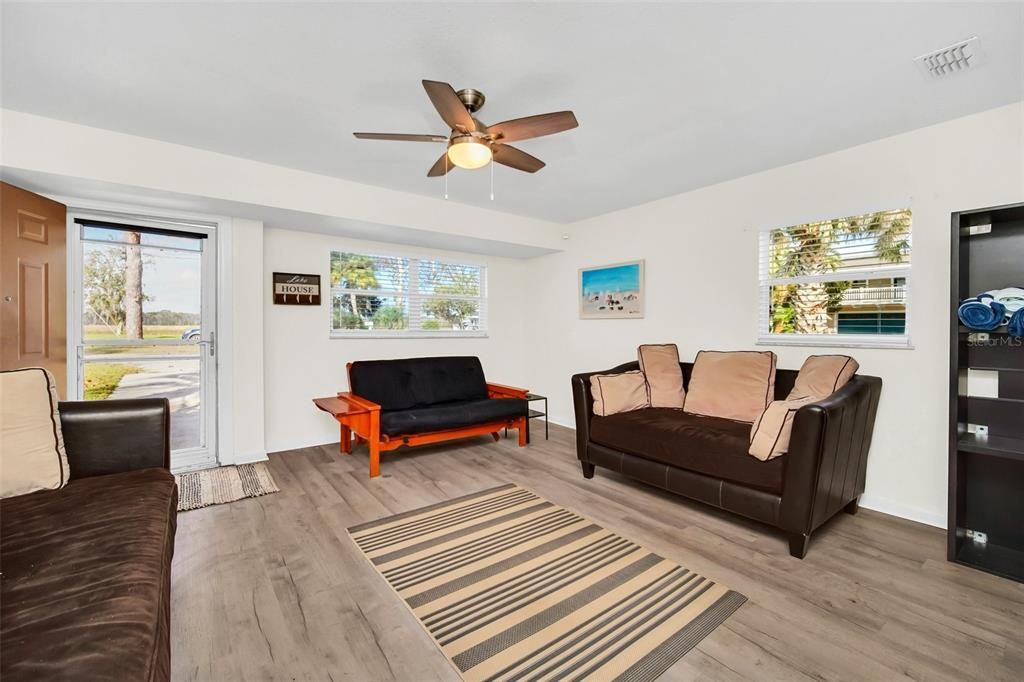 For Rent: $2,200 (3 beds, 2 baths, 1451 Square Feet)