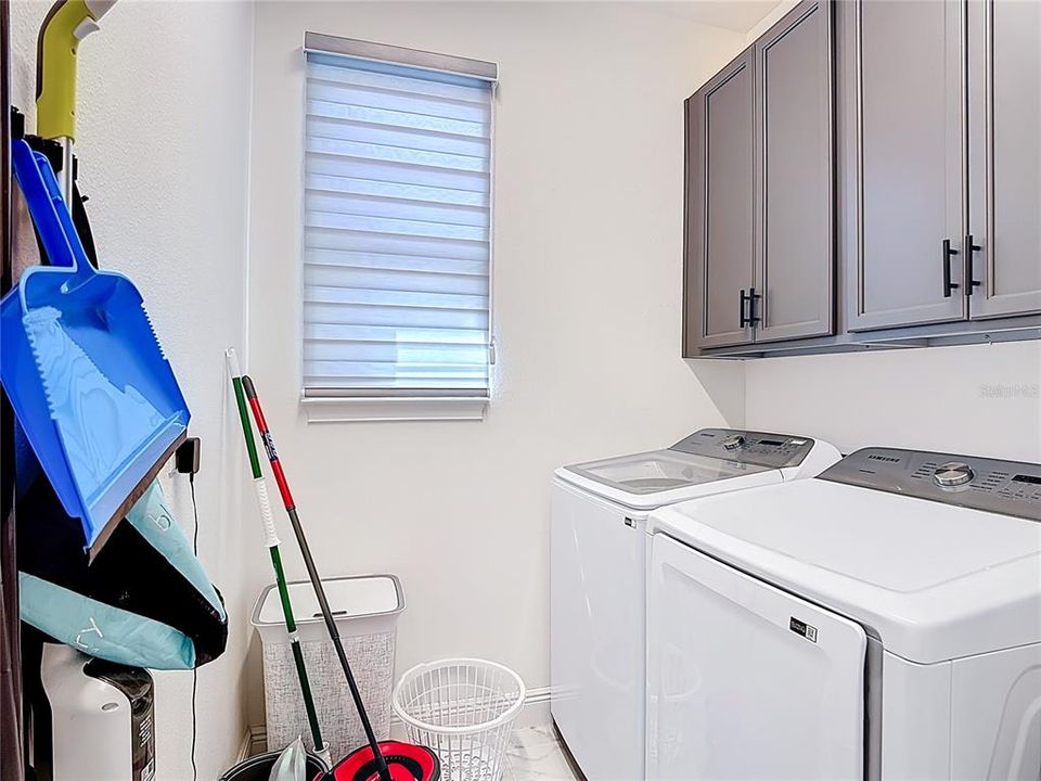 Active With Contract: $299,900 (3 beds, 2 baths, 1580 Square Feet)