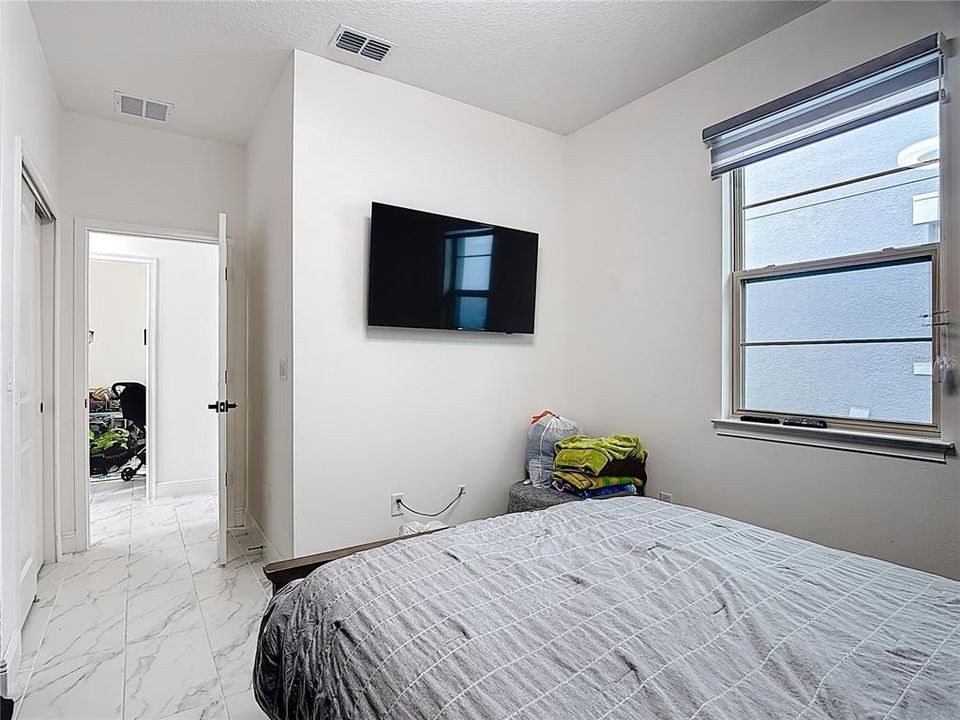 Active With Contract: $299,900 (3 beds, 2 baths, 1580 Square Feet)