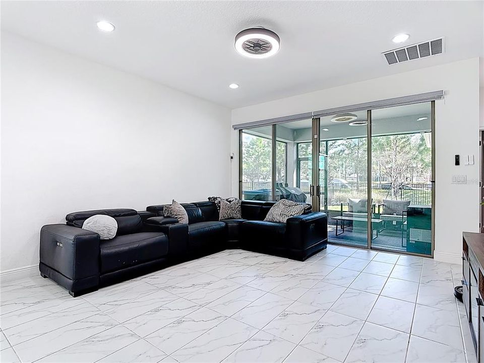 Active With Contract: $299,900 (3 beds, 2 baths, 1580 Square Feet)