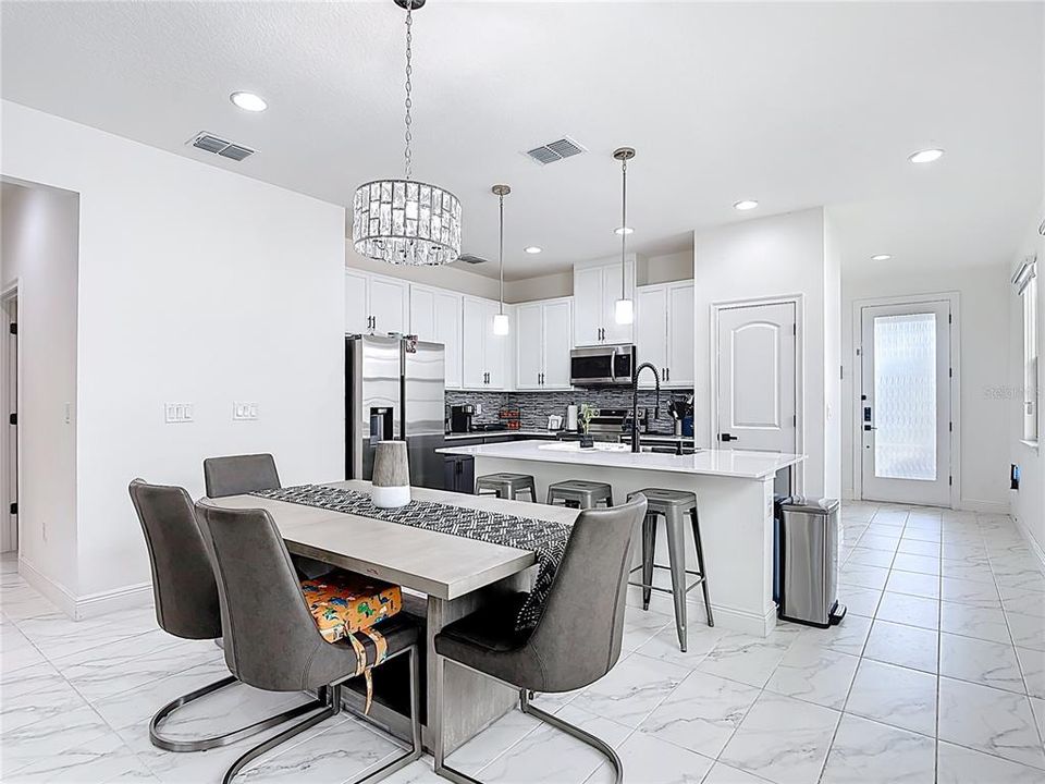 Active With Contract: $299,900 (3 beds, 2 baths, 1580 Square Feet)