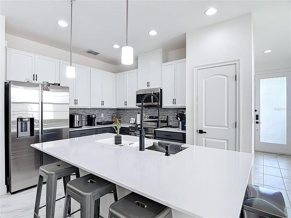 Active With Contract: $299,900 (3 beds, 2 baths, 1580 Square Feet)