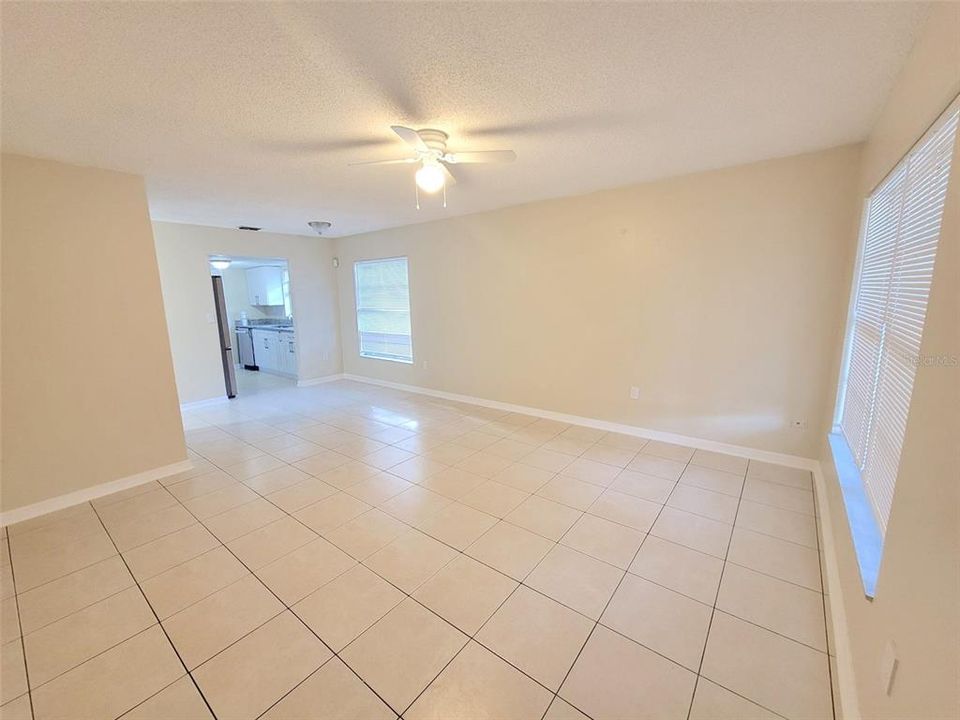 For Rent: $1,500 (2 beds, 1 baths, 1716 Square Feet)