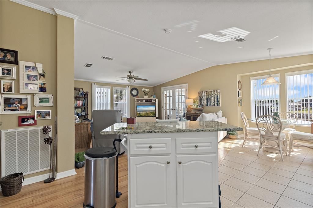 Active With Contract: $275,000 (2 beds, 2 baths, 1236 Square Feet)