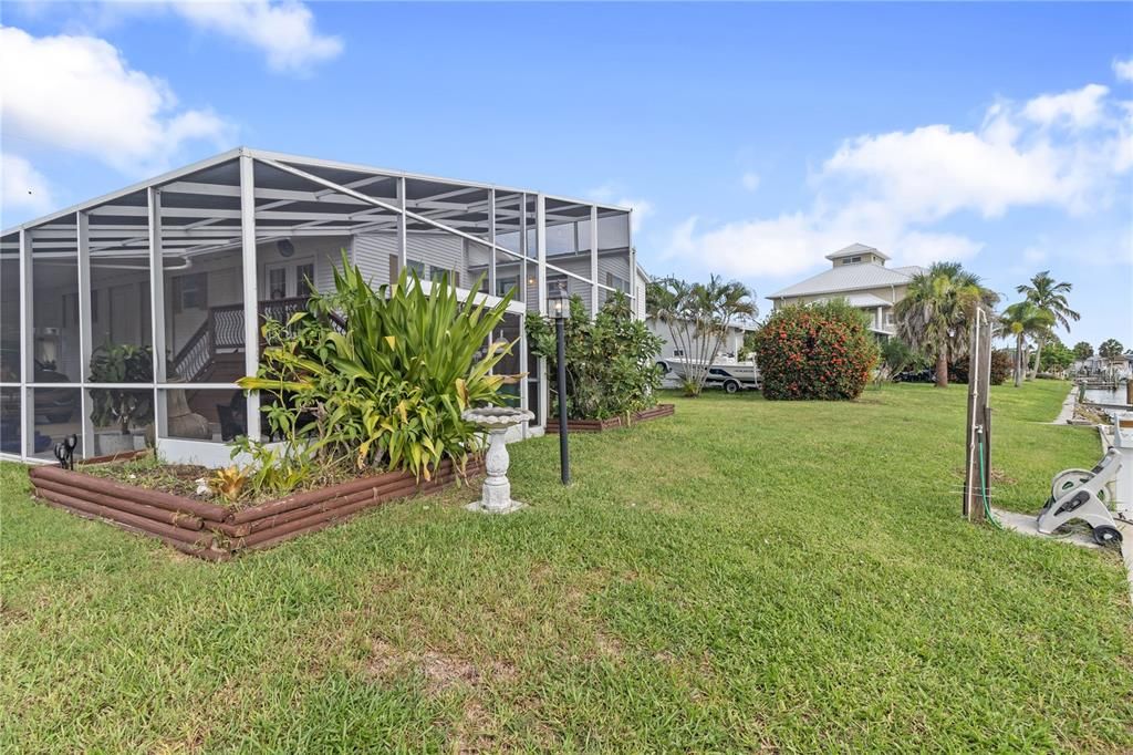 Active With Contract: $275,000 (2 beds, 2 baths, 1236 Square Feet)