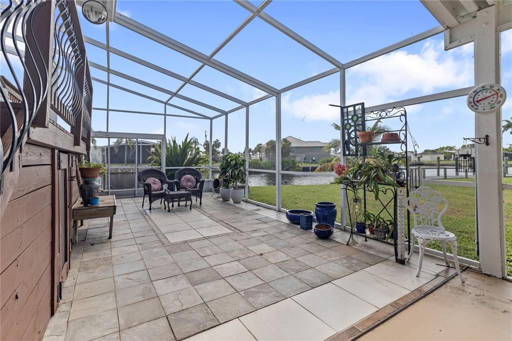 Active With Contract: $275,000 (2 beds, 2 baths, 1236 Square Feet)