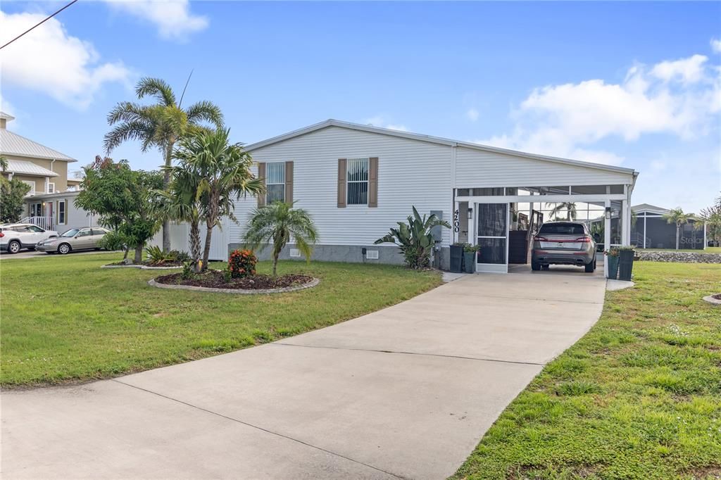 Active With Contract: $275,000 (2 beds, 2 baths, 1236 Square Feet)