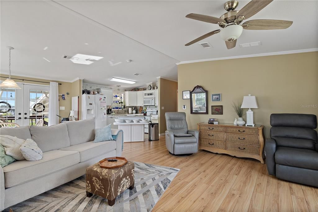 Active With Contract: $275,000 (2 beds, 2 baths, 1236 Square Feet)