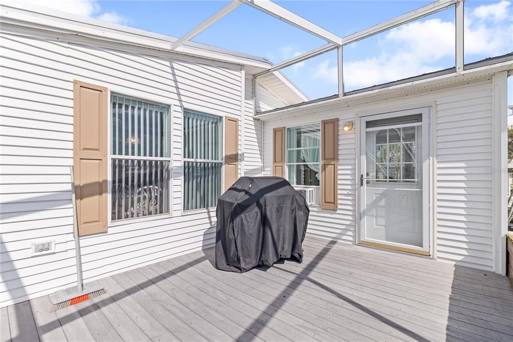Active With Contract: $275,000 (2 beds, 2 baths, 1236 Square Feet)