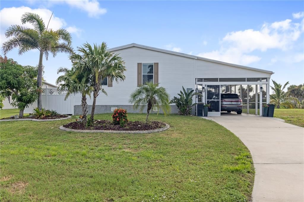 Active With Contract: $275,000 (2 beds, 2 baths, 1236 Square Feet)
