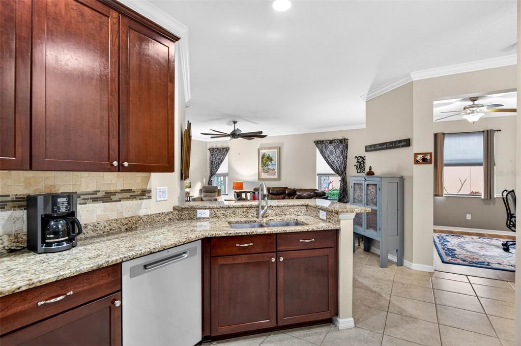 Active With Contract: $296,000 (2 beds, 2 baths, 1631 Square Feet)