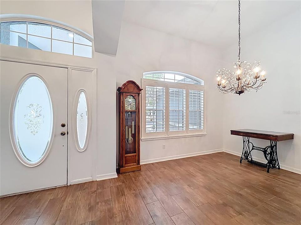 На продажу: $389,900 (3 спален, 2 ванн, 2063 Квадратных фут)