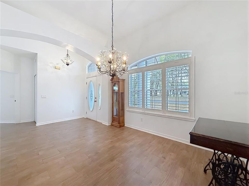 На продажу: $389,900 (3 спален, 2 ванн, 2063 Квадратных фут)