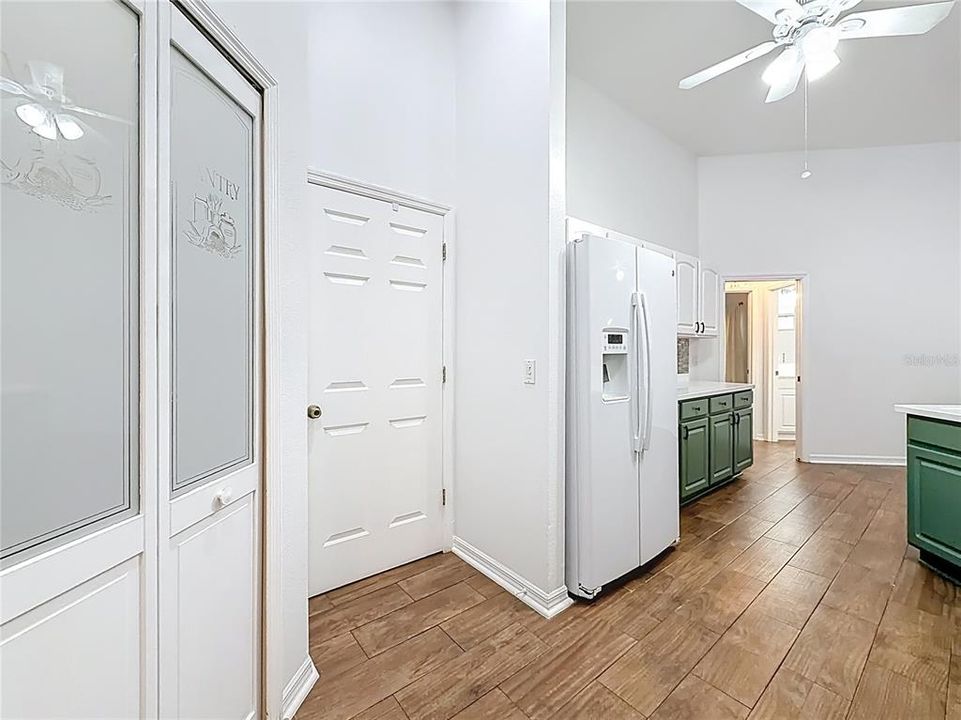 На продажу: $389,900 (3 спален, 2 ванн, 2063 Квадратных фут)
