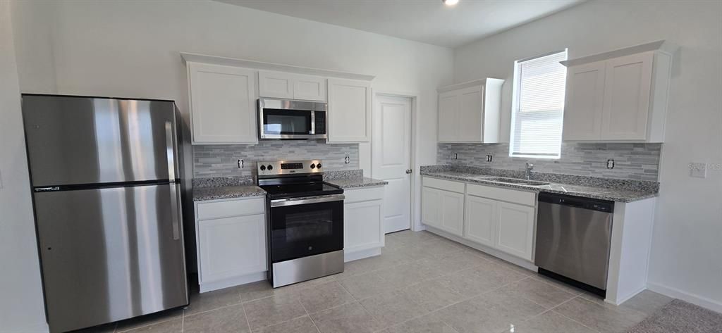 For Rent: $1,850 (3 beds, 2 baths, 1589 Square Feet)