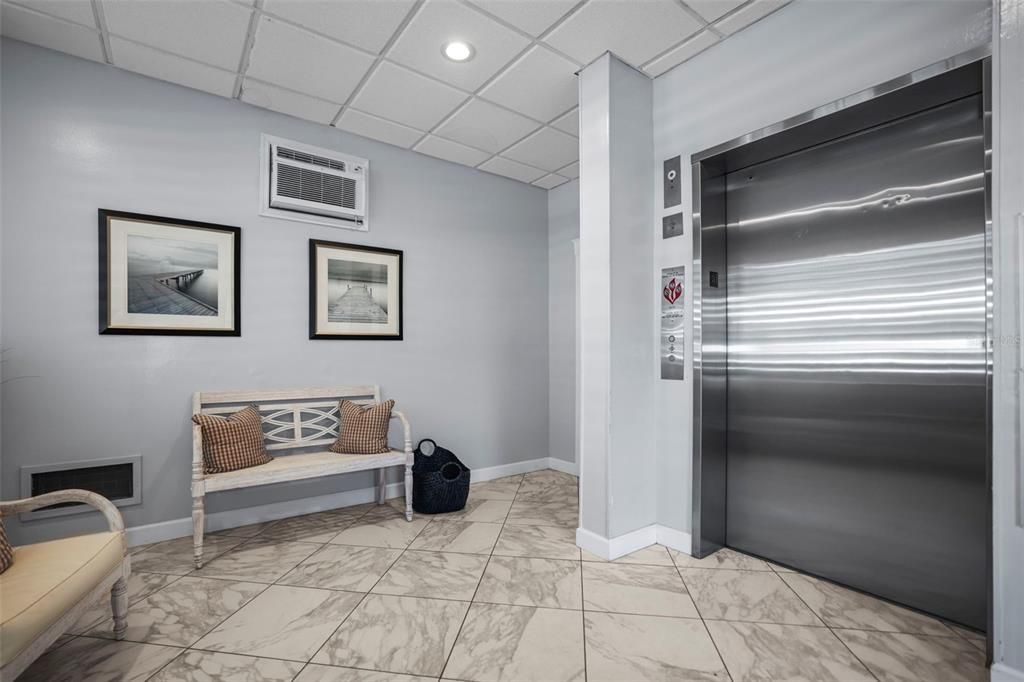 На продажу: $444,900 (2 спален, 2 ванн, 1385 Квадратных фут)