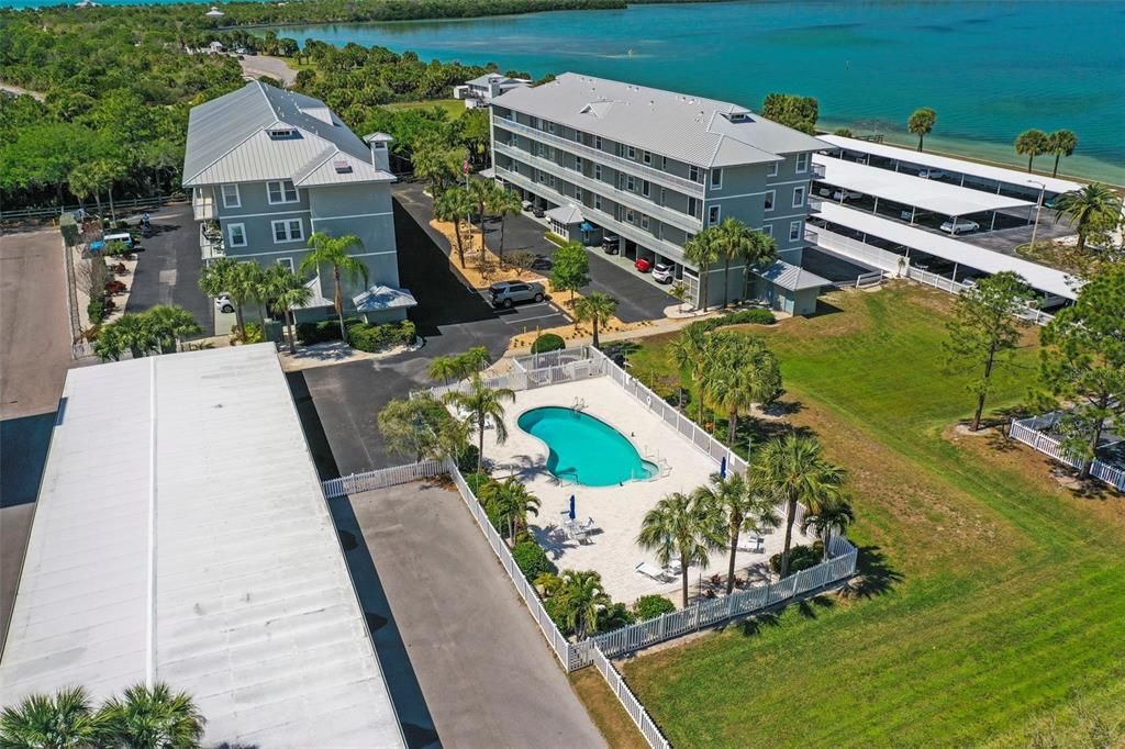 На продажу: $444,900 (2 спален, 2 ванн, 1385 Квадратных фут)