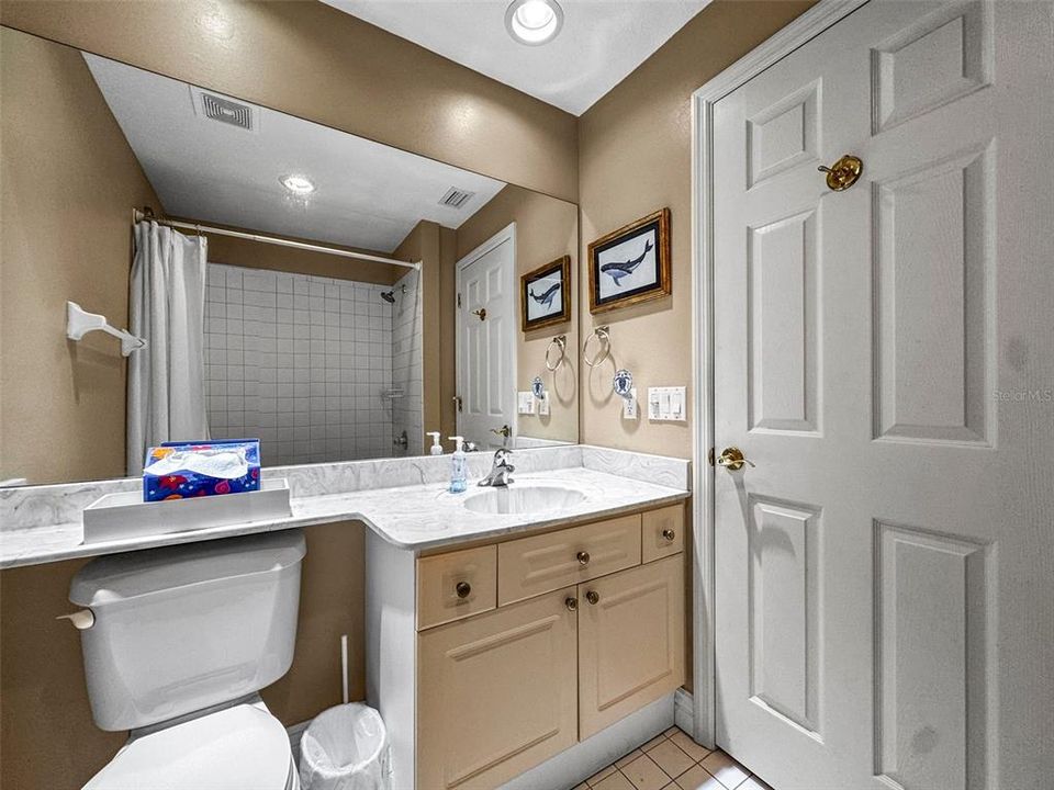 На продажу: $444,900 (2 спален, 2 ванн, 1385 Квадратных фут)