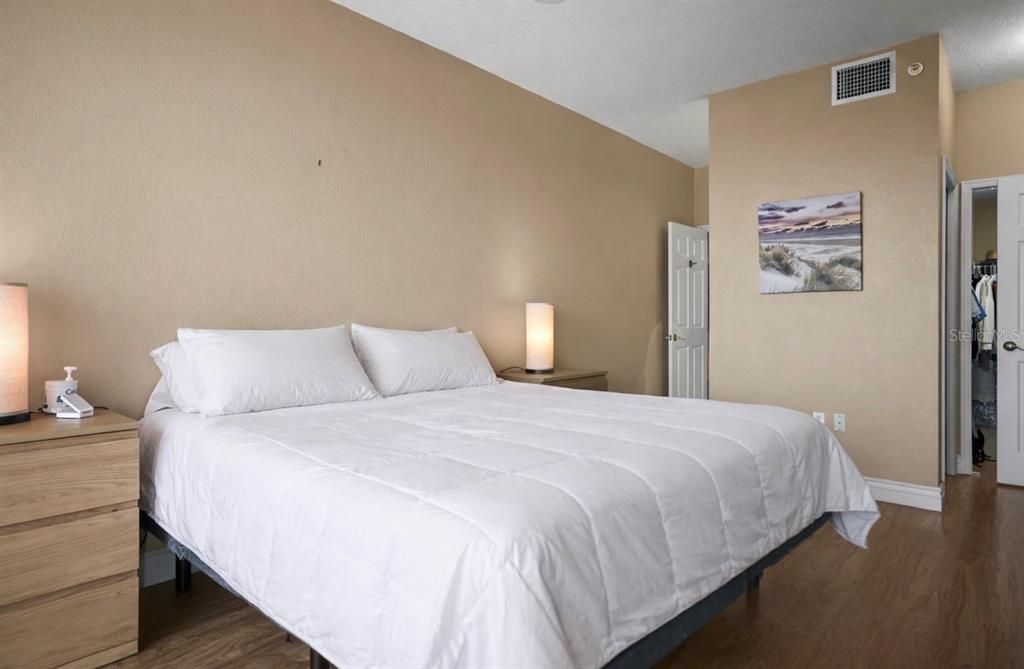 На продажу: $444,900 (2 спален, 2 ванн, 1385 Квадратных фут)